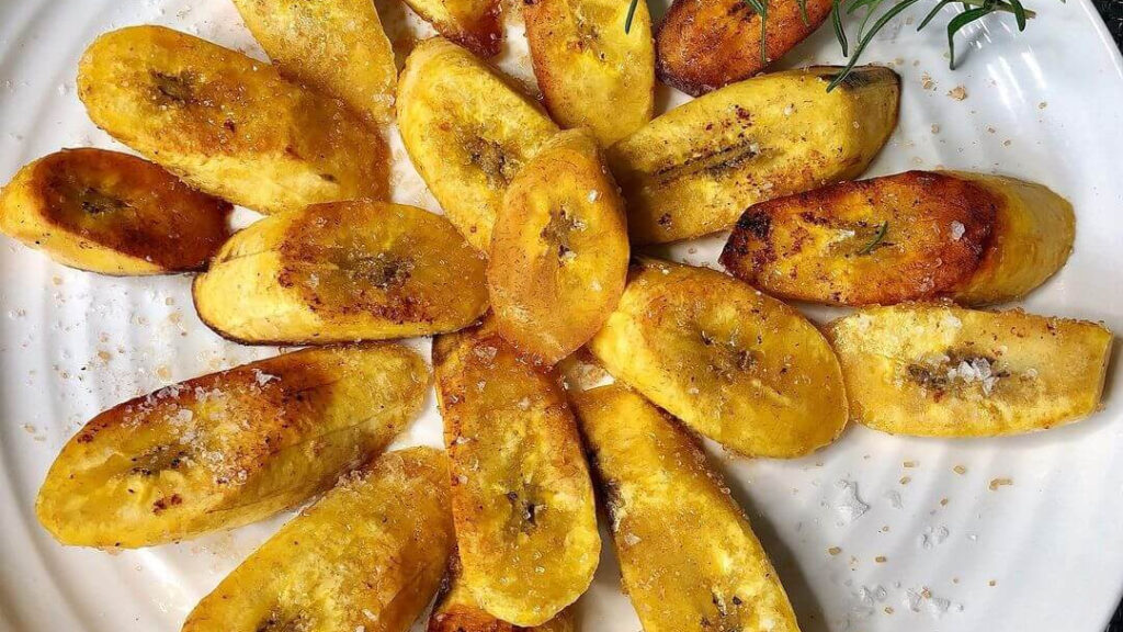 ndizi kaanga street food tanzania